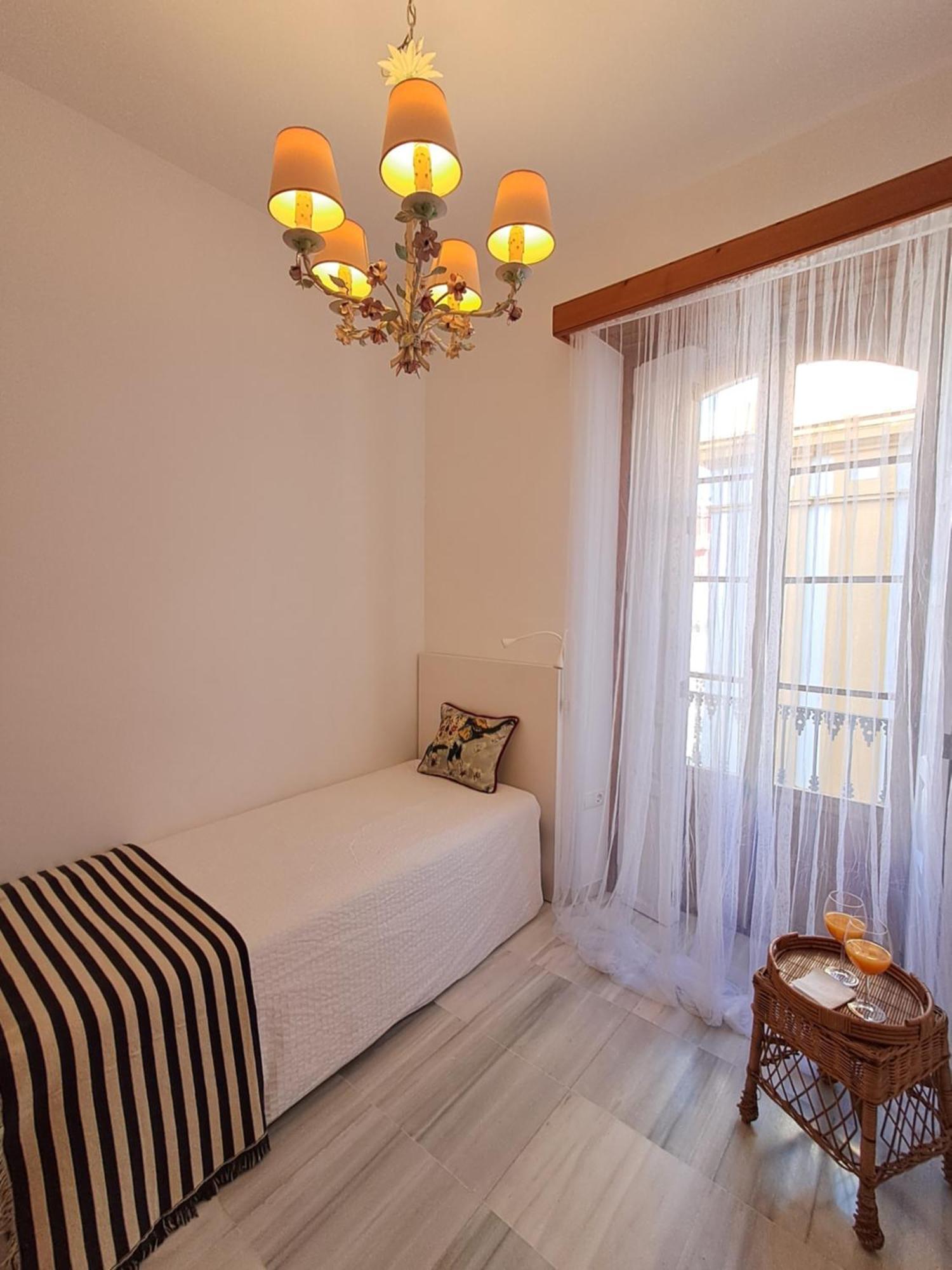 Apartamentos Almirante Hoyos Seville Exterior photo