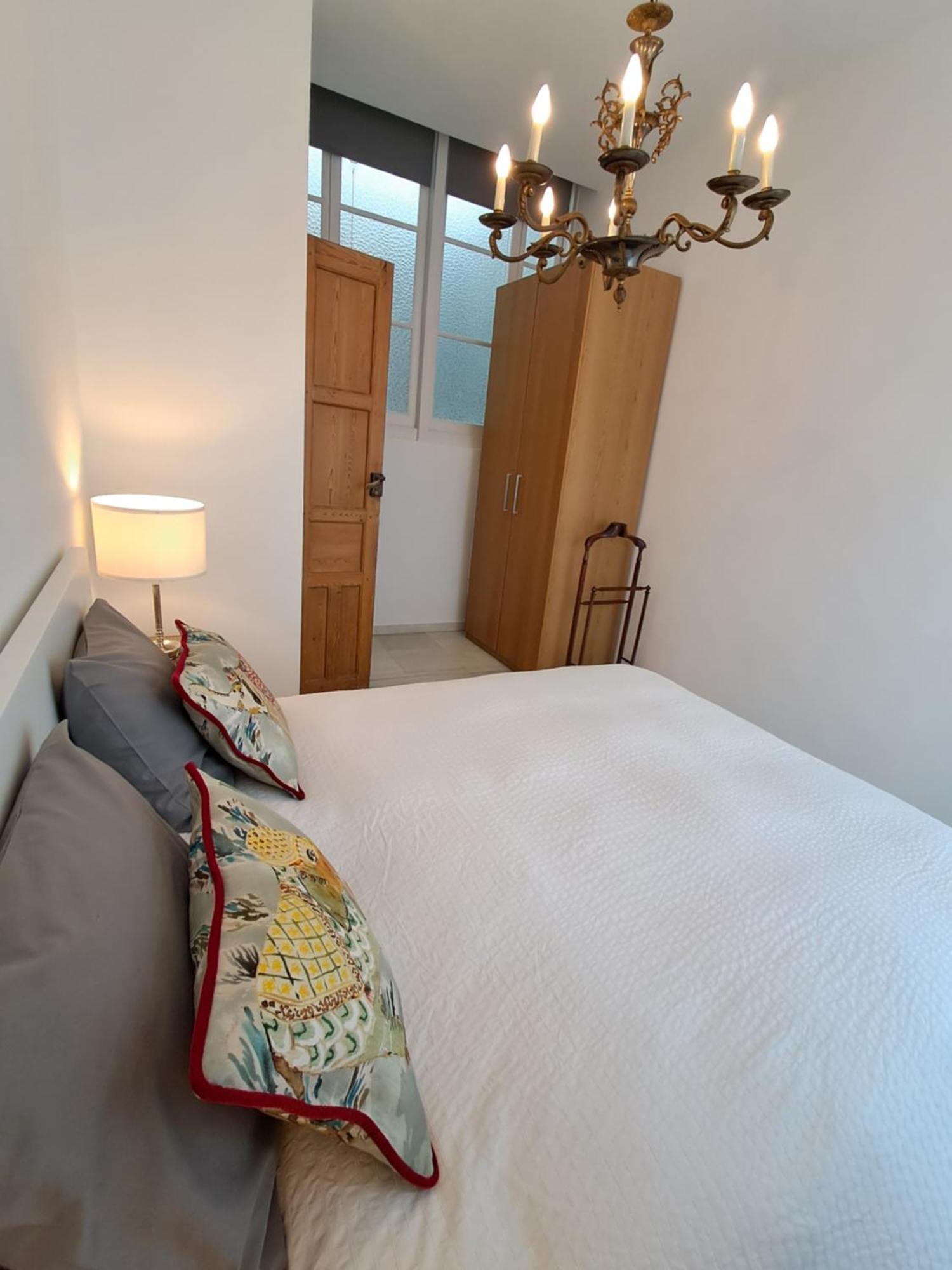 Apartamentos Almirante Hoyos Seville Exterior photo