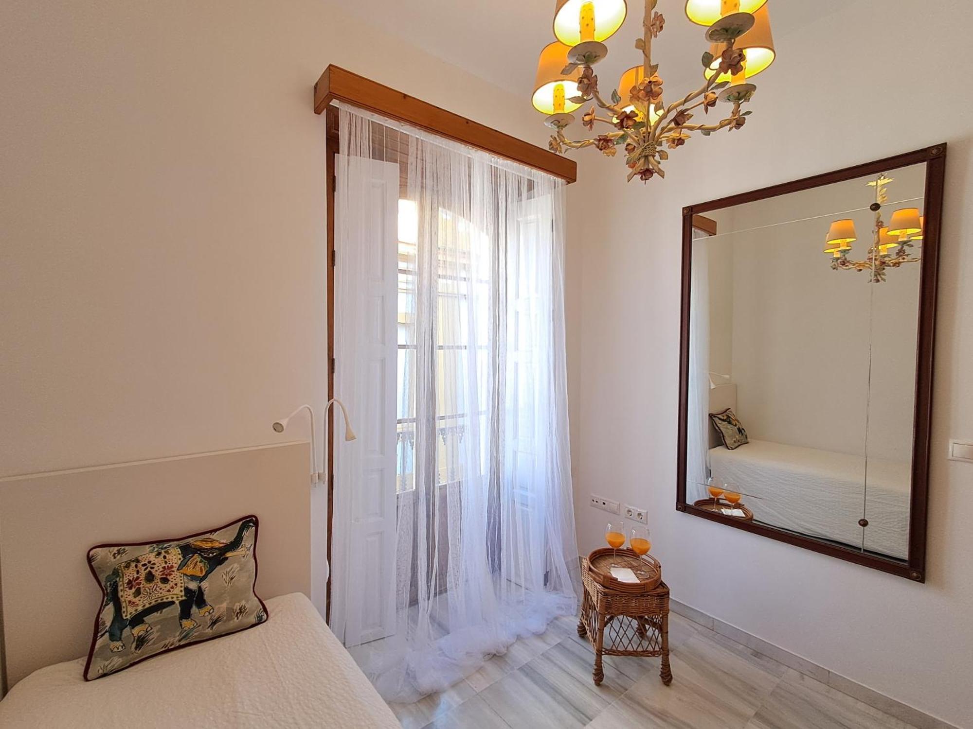 Apartamentos Almirante Hoyos Seville Exterior photo